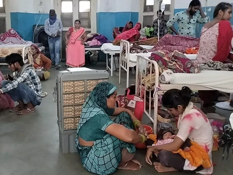 Haldwani: इमरजेंसी वार्ड में मरीजों का बढ़ता दबाव, अस्पताल प्रशासन अलर्ट Haldwani: इमरजेंसी वार्ड में मरीजों का बढ़ता दबाव, अस्पताल प्रशासन अलर्ट