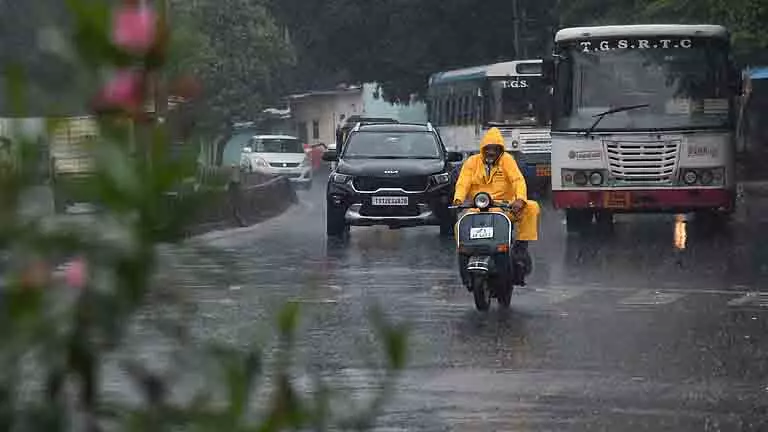 Telangana में मध्यम बारिश और आंधी जारी रहने की संभावना Telangana में मध्यम बारिश और आंधी जारी रहने की संभावना