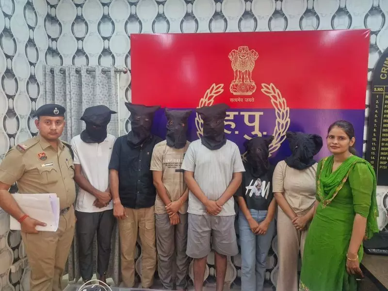 Haryana : डकैती के आरोप में दो महिलाओं सहित 6 लोग गिरफ्तार Haryana : डकैती के आरोप में दो महिलाओं सहित 6 लोग गिरफ्तार