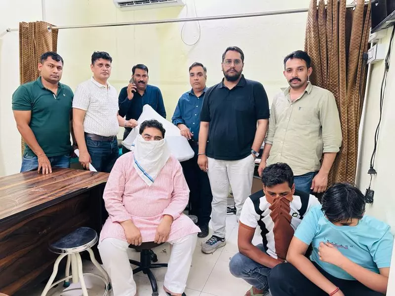 Haryana : दूसरा दिन छापेमारी में अंतरराज्यीय लिंग निर्धारण, अवैध गर्भपात रैकेट का पर्दाफाश Haryana : दूसरा दिन छापेमारी में अंतरराज्यीय लिंग निर्धारण, अवैध गर्भपात रैकेट का पर्दाफाश