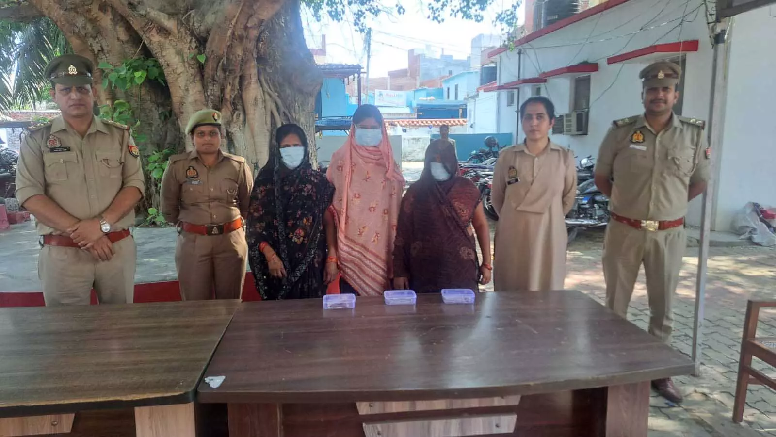 अब तक 13 शादियां कर चुकीं ये महिलाएं...लड़के और ससुराल वाले लुट जाते अब तक 13 शादियां कर चुकीं ये महिलाएं...लड़के और ससुराल वाले लुट जाते