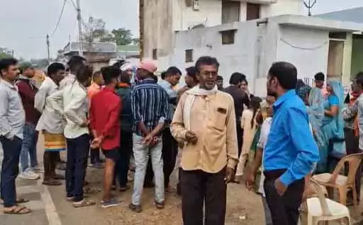 गली में मौत बनकर दौड़ी ट्रैक्टर, 2 की गई जान गली में मौत बनकर दौड़ी ट्रैक्टर, 2 की गई जान