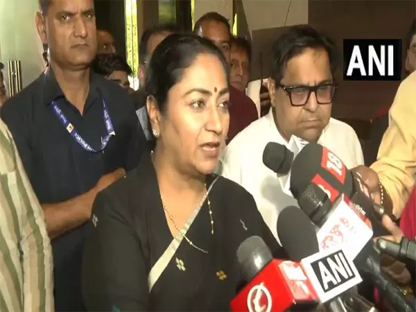 दिल्ली के स्कूलों को चेतावनी - उत्पीड़न या फीस वृद्धि नहीं, CM Gupta ने कहा दिल्ली के स्कूलों को चेतावनी - उत्पीड़न या फीस वृद्धि नहीं, CM Gupta ने कहा