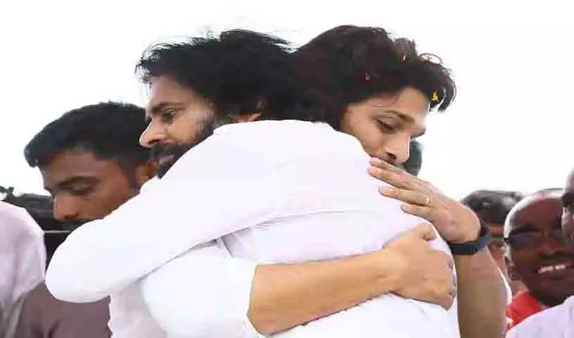 बेटे की आग दुर्घटना के बाद Allu Arjun पवन कल्याण से मिलने पहुंचे बेटे की आग दुर्घटना के बाद Allu Arjun पवन कल्याण से मिलने पहुंचे