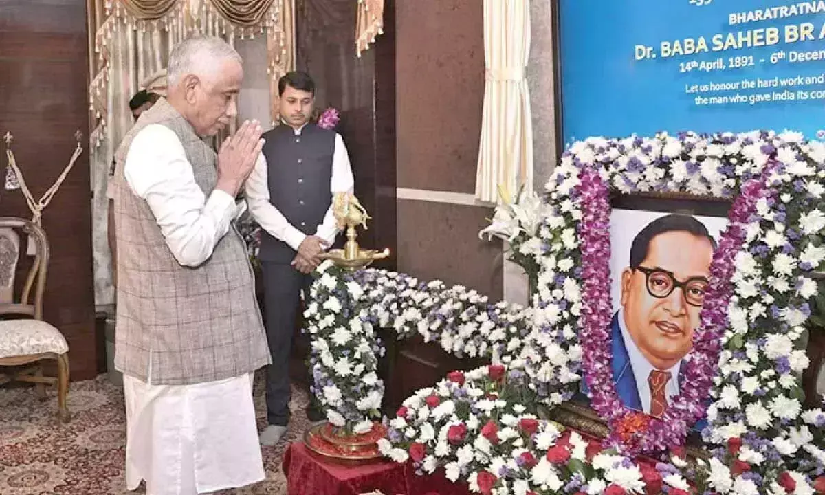 Andhra: राज्यपाल ने डॉ. बी.आर. अंबेडकर को श्रद्धांजलि अर्पित की Andhra: राज्यपाल ने डॉ. बी.आर. अंबेडकर को श्रद्धांजलि अर्पित की