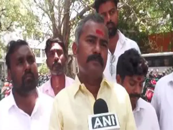 अश्वथमन अल्लिमुथु ने राज्य मंत्री के खिलाफ महिलाओं पर अपमानजनक भाषण और टिप्पणी को लेकर दर्ज कराई शिकायत अश्वथमन अल्लिमुथु ने राज्य मंत्री के खिलाफ महिलाओं पर अपमानजनक भाषण और टिप्पणी को लेकर दर्ज कराई शिकायत