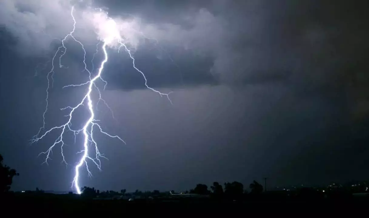 Odisha: इन जिलों में आज आंधी-तूफान और बिजली गिरने का अलर्ट Odisha: इन जिलों में आज आंधी-तूफान और बिजली गिरने का अलर्ट