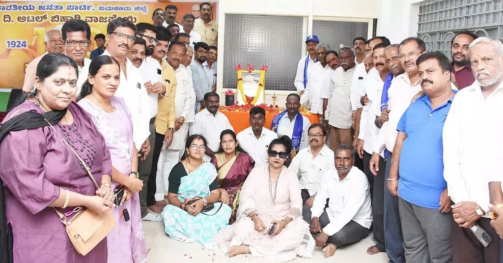 अंबेडकर जयंती आइए समानता के सिद्धांत को लागू करें: MLA GB Jyotiganesh अंबेडकर जयंती आइए समानता के सिद्धांत को लागू करें: MLA GB Jyotiganesh