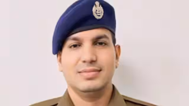 Varanasi गैंगरेप केस: डीसीपी वरुणा का तबादला, प्रशासन ने लिया सख्त कदम Varanasi गैंगरेप केस: डीसीपी वरुणा का तबादला, प्रशासन ने लिया सख्त कदम