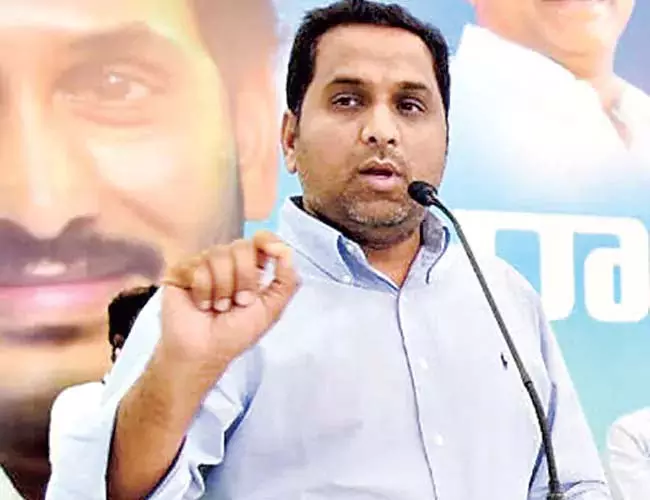 Andhra : राज कासीरेड्डी के खिलाफ सर्च ऑपरेशन Andhra : राज कासीरेड्डी के खिलाफ सर्च ऑपरेशन