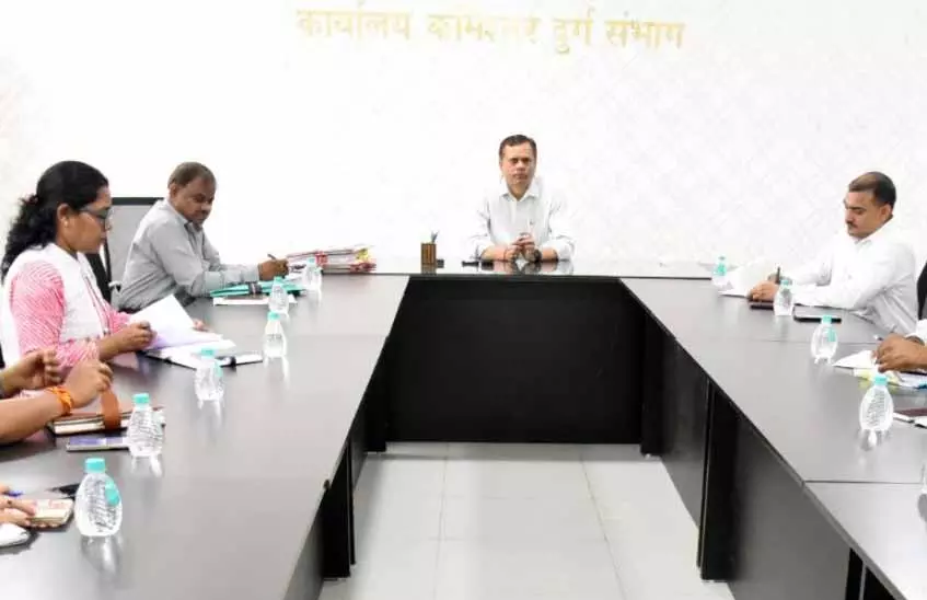 संभाग आयुक्त राठौर ने संभाग स्तरीय समय-सीमा प्रकरणों की समीक्षा की संभाग आयुक्त राठौर ने संभाग स्तरीय समय-सीमा प्रकरणों की समीक्षा की