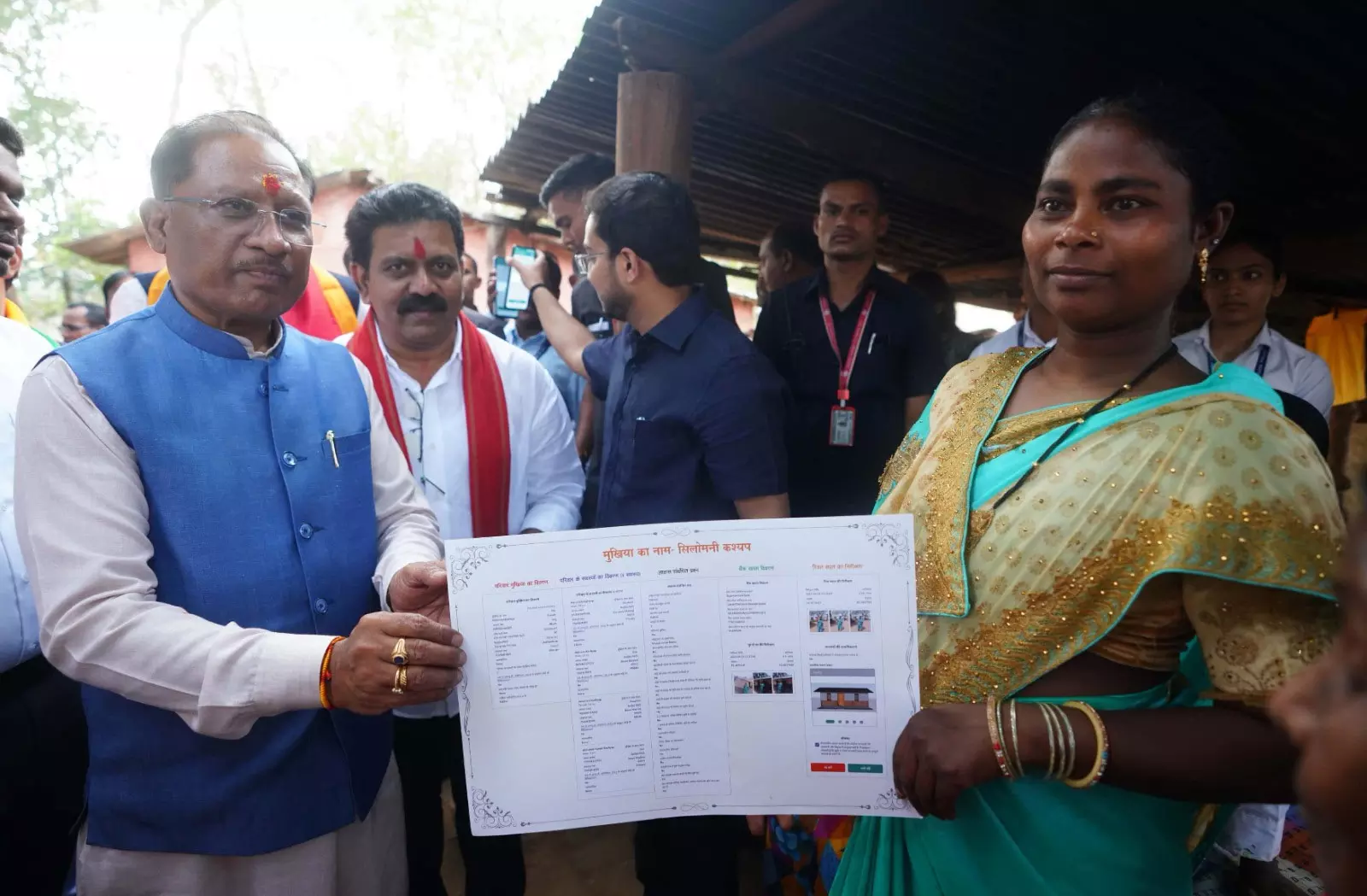 पात्र परिवारों को पक्का मकान दिलाना हमारी जिम्मेदारी: मुख्यमंत्री साय पात्र परिवारों को पक्का मकान दिलाना हमारी जिम्मेदारी: मुख्यमंत्री साय