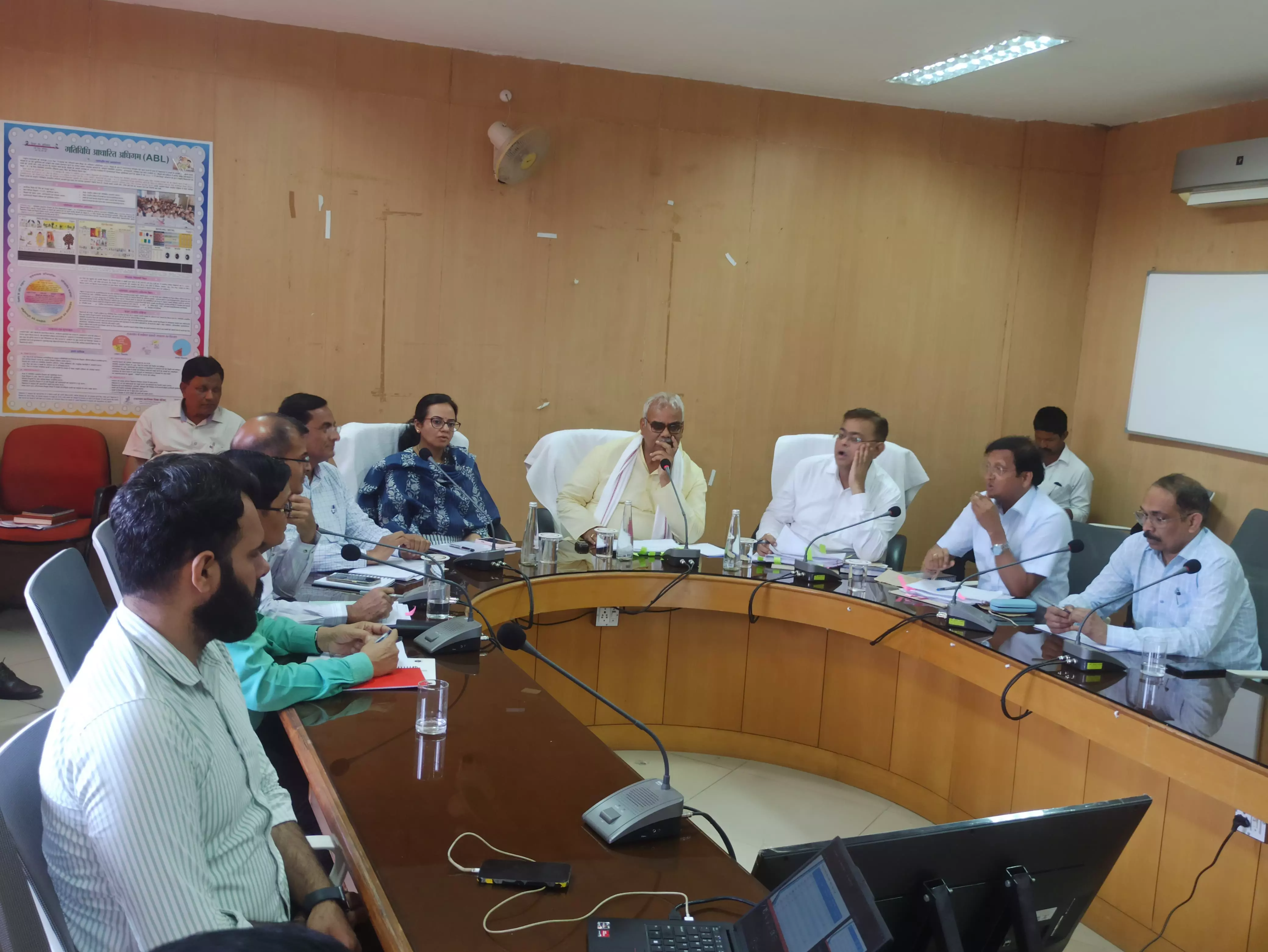 Jaipur: लंबित जांच प्रकरणों के निस्तारण को लेकर शिक्षामंत्री ने दिए सख्त निर्देश Jaipur: लंबित जांच प्रकरणों के निस्तारण को लेकर शिक्षामंत्री ने दिए सख्त निर्देश