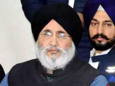 Akali Dal ने पुलिस स्टेशन पर धरना देने के लिए पंजाब आप का उपहास उड़ाया Akali Dal ने पुलिस स्टेशन पर धरना देने के लिए पंजाब आप का उपहास उड़ाया