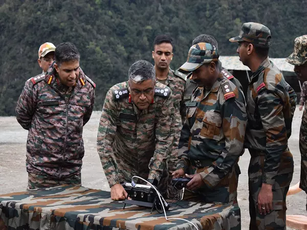 भारतीय सेना ने Arunachal के अग्रिम इलाकों में किया फील्ड अभ्यास भारतीय सेना ने Arunachal के अग्रिम इलाकों में किया फील्ड अभ्यास