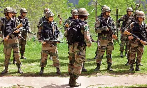 पुंछ में मुठभेड़ जारी, सेना चला रही आपरेशन
