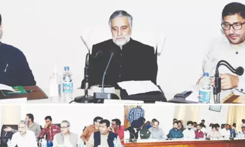 मियां अल्ताफ ने राजौरी में विकास परियोजनाओं की समीक्षा की