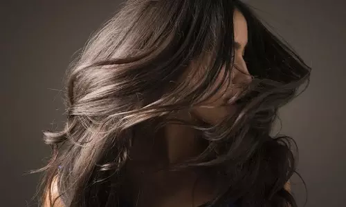 Summer Hair Care Tips: अगर गर्मियों में झड़ रहे हैं आपके बाल तो आजमाएं ये टिप्स, जरूर मिलेगा फायदा Summer Hair Care Tips: अगर गर्मियों में झड़ रहे हैं आपके बाल तो आजमाएं ये टिप्स, जरूर मिलेगा फायदा