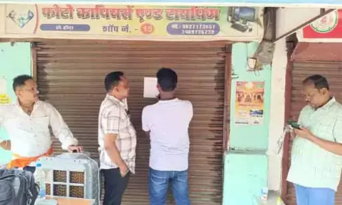 निगम एक्शन में, दूसरे दिन की कार्रवाई में 11 और दुकानें सील निगम एक्शन में, दूसरे दिन की कार्रवाई में 11 और दुकानें सील