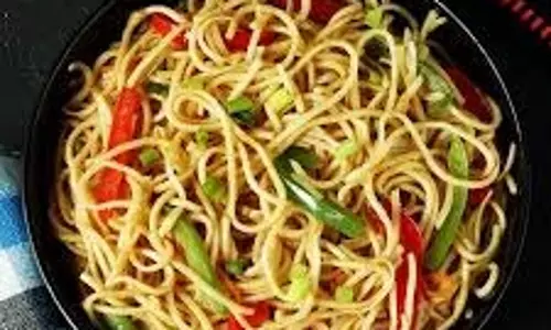 Special Breakfast: ट्राई करें वेज हक्का नूडल्स