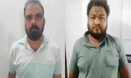 चाय वाला सटोरिया निकला, मोबाइल के साथ सहयोगी भी पकड़ाया
