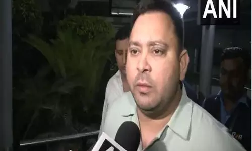 बिहार चुनाव को लेकर कांग्रेस अध्यक्ष खड़गे के साथ आधिकारिक बैठक के लिए तेजस्वी यादव Delhi पहुंचे