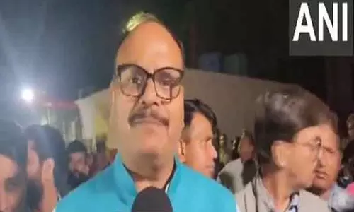 200 से ज़्यादा मरीज़ों को निकाला गया, किसी के हताहत होने की सूचना नहीं: Hospital में आग लगने पर उपमुख्यमंत्री 200 से ज़्यादा मरीज़ों को निकाला गया, किसी के हताहत होने की सूचना नहीं: Hospital में आग लगने पर उपमुख्यमंत्री