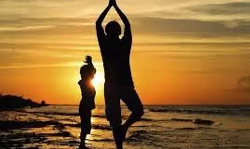 Health: क्या डायबिटीज़ के मरीजों के लिए फायदेमंद है सूर्य नमस्कार जानिए इसे करने का सही तरीका