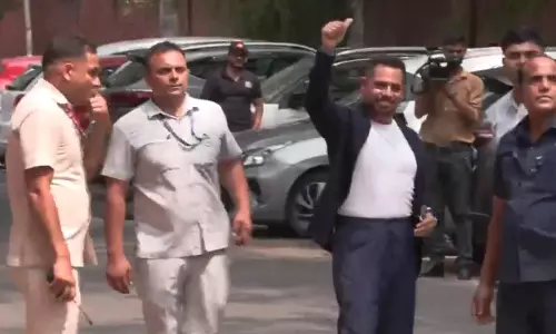 Robert Vadra: ED कार्यालय पहुंचे रॉबर्ट वाड्रा, जानिए उन्होंने क्या कहा Robert Vadra: ED कार्यालय पहुंचे रॉबर्ट वाड्रा, जानिए उन्होंने क्या कहा