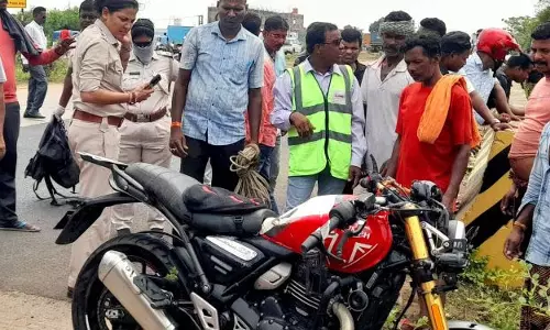 तेज गति से बाइक चलाने वाले की 20 फुट नीचे गिरने से मौत