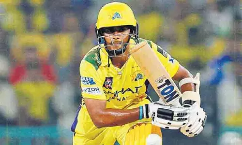 Guntur के रशीद ने चेन्नई सुपर किंग्स के लिए किया स्वप्निल पदार्पण Guntur के रशीद ने चेन्नई सुपर किंग्स के लिए किया स्वप्निल पदार्पण