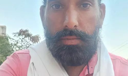 Chittorgarh: 55 हजार रिश्वत के मामले में दलाल गिरफ्तार, रेवेन्यू इंस्पेक्टर अभी भी फरार Chittorgarh: 55 हजार रिश्वत के मामले में दलाल गिरफ्तार, रेवेन्यू इंस्पेक्टर अभी भी फरार