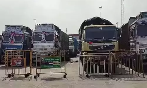 Karnataka में ट्रक मालिक आधी रात से हड़ताल पर जाएंगे Karnataka में ट्रक मालिक आधी रात से हड़ताल पर जाएंगे