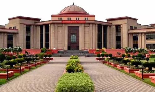 हाईकोर्ट ने कारोबारी के फर्म खाते को डी-फ्रीज करने के दिए निर्देश हाईकोर्ट ने कारोबारी के फर्म खाते को डी-फ्रीज करने के दिए निर्देश