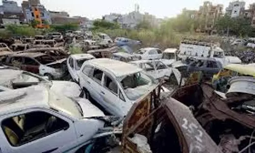 Haldwani: लापरवाही से करोड़ों के वाहन बने कबाड़, कीमत रह गई नाम मात्र