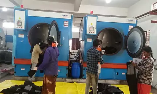 Bellary : पानी की समस्या के कारण सैकड़ों जींस निर्माण इकाइयां अस्थायी रूप से बंद Bellary : पानी की समस्या के कारण सैकड़ों जींस निर्माण इकाइयां अस्थायी रूप से बंद