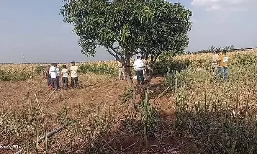 अथानी में मां-बेटे की नृशंस हत्या: लोग सदमे में अथानी में मां-बेटे की नृशंस हत्या: लोग सदमे में
