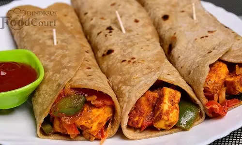 Masala Paneer Roll बेहद आसान है रेसिपी
