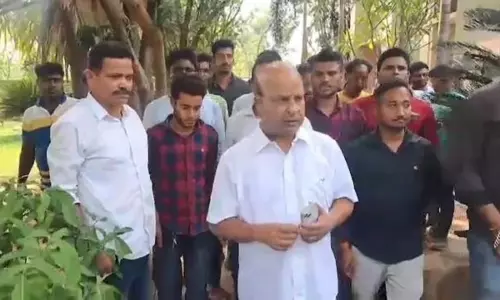 Dharamshala के पूर्व विधायक प्रणब बलबंतराय पर हमले के आरोप में 4 गिरफ्तार Dharamshala के पूर्व विधायक प्रणब बलबंतराय पर हमले के आरोप में 4 गिरफ्तार