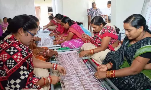 स्वयं सहायता समूहों के लिए 10 लाख तक का शून्य-ब्याज ऋण जारी रहेगा,CM ने प्रस्ताव को मंजूरी दी स्वयं सहायता समूहों के लिए 10 लाख तक का शून्य-ब्याज ऋण जारी रहेगा,CM ने प्रस्ताव को मंजूरी दी
