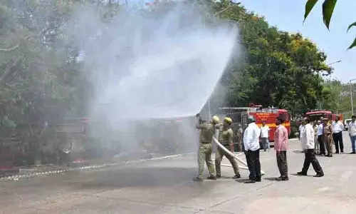 Telangana: आयुध निर्माणी मेडक में अग्निशमन सेवा सप्ताह का शुभारंभ