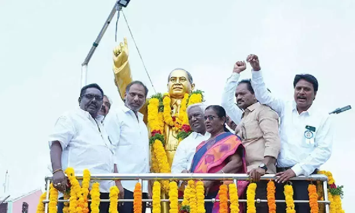 Andhra: संविधान भारतीयों के लिए सबसे बड़ा उपहार है: मंत्री