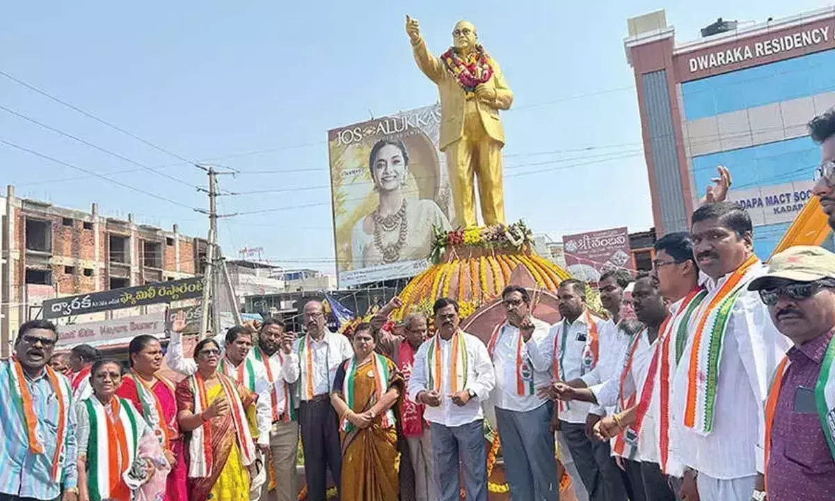 Andhra: कांग्रेस ने अंबेडकर को श्रद्धांजलि दी