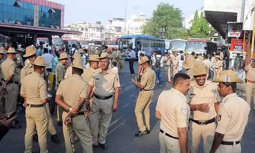 Karnataka पुलिस ने छेड़छाड़ के संदिग्ध को पकड़ा