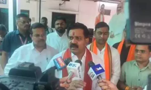अशांति का माहौल बना रही ममता बनर्जी : विजय शर्मा अशांति का माहौल बना रही ममता बनर्जी : विजय शर्मा