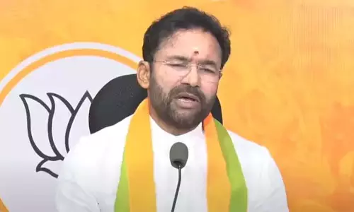कांग्रेस भूमि बिक्री में भारतीय जनता पार्टी के साथ प्रतिस्पर्धा कर रही है: Union minister