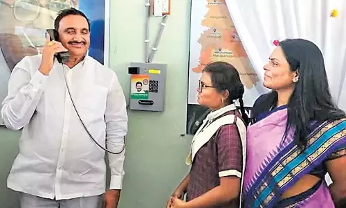 छात्रावासों में रहने वाले विद्यार्थियों को अपने अभिभावकों से बात करने की सुविधा छात्रावासों में रहने वाले विद्यार्थियों को अपने अभिभावकों से बात करने की सुविधा