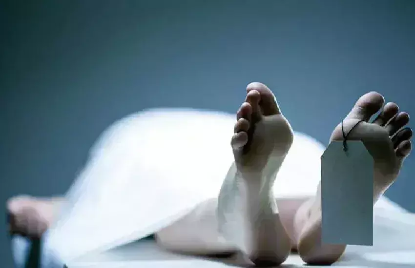 Latehar: खेत में भैंस चरा रहे युवक की वज्रपात से मौत