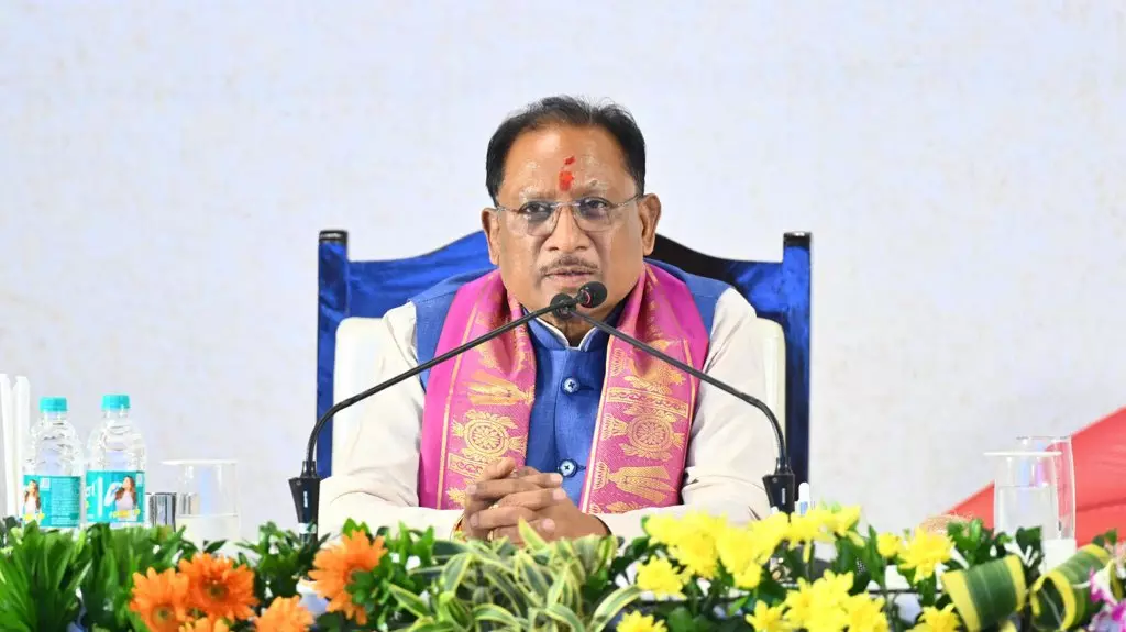 CM विष्णुदेव साय आज बस्तर में अहम बैठक लेंगे CM विष्णुदेव साय आज बस्तर में अहम बैठक लेंगे