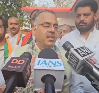 बिहार : भाजपा नेता तरुण चुघ का कांग्रेस पर तंज, एक्सपायर इंजेक्शन की तरह है पार्टी बिहार : भाजपा नेता तरुण चुघ का कांग्रेस पर तंज, एक्सपायर इंजेक्शन की तरह है पार्टी